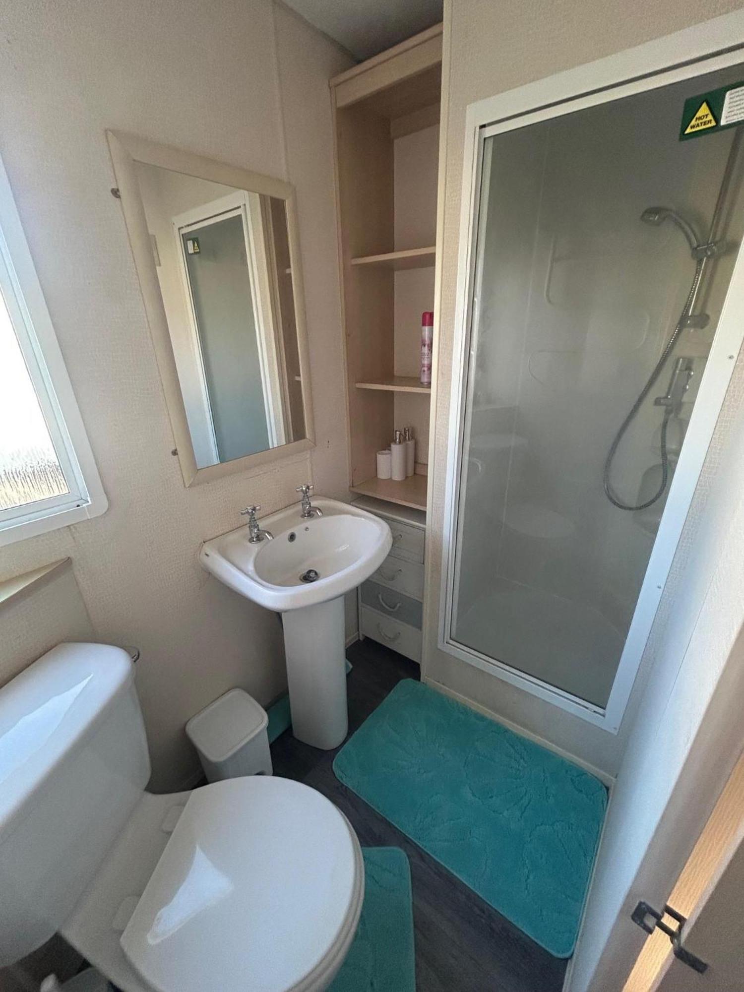 6 Berth Caravan For Hire By The Beach In Heacham, Norfolk Ref 21038C Luaran gambar